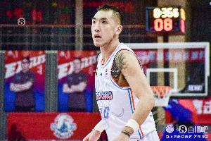 終結(jié)還是高效！陶漢林出戰(zhàn)17分鐘 6中5拿10分2板3助&正負(fù)值+19