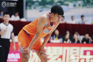 適應(yīng)得不錯(cuò)！狀元楊曦皓9中5&三分5中2拿到16分2板2帽