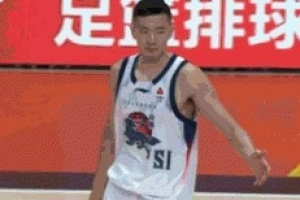 準(zhǔn)得可怕！陳林堅(jiān)三分5中5拿下19分1助 第三節(jié)獨(dú)得11分