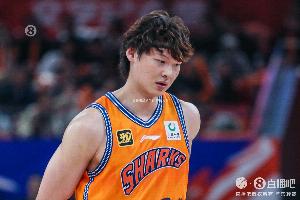予取予求！王哲林半場10分鐘5中5拿到13分6板 正負(fù)值+15