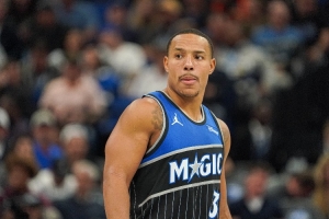 貝恩：這賽季剛開(kāi)始對(duì)灰熊還有些生氣 但我對(duì)前隊(duì)友有很多愛(ài)