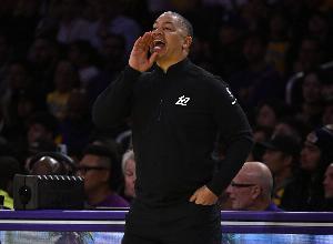 盧：小卡&比爾受傷影響很大 我們?cè)啻闻まD(zhuǎn)局面 但今年并非如此