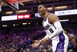 苦吞里程“悲”！威少全場(chǎng)13中5得到12分4板9助 生涯得分超鄧肯！