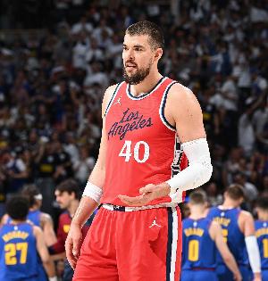 基本盤還在！祖巴茨本賽季總籃板數(shù)260個 僅次于約基奇