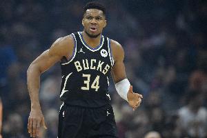 霍華德：字母哥別急著帶傷上陣&好好休息恢復(fù) 湖人需要你