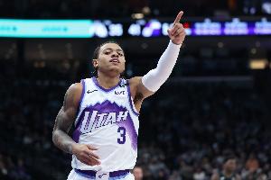 下半場18分帶隊逆轉(zhuǎn)！基昂特·喬治20中8拿下29分5板10助