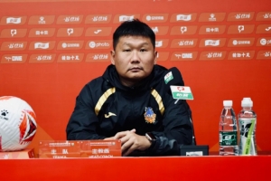 博主：38歲前國(guó)腳劉建業(yè)將執(zhí)教重慶銅梁龍，帶隊(duì)征戰(zhàn)中超