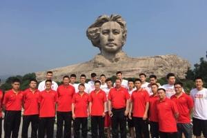 時隔10年再次造訪橘子洲！翟曉川曬舊照：2015-2025????