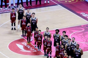 力克同曦！媒體人：香港金牛的陣容厚度&實(shí)力不遜于CBA中下游球隊