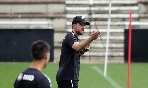 小赫內(nèi)斯：看不到拜仁有疲軟期，但我堅(jiān)定相信斯圖加特能擊敗他們