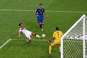 格策：14世界杯決賽絕殺出于本能，梅西一直是我的偶像