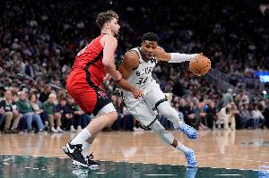 申京換字母？名記：火箭將申京視作未來核心 不會(huì)縮短建隊(duì)周期