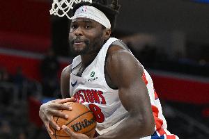 比克斯塔夫：斯圖爾特是聯(lián)盟最好的防守中鋒 且優(yōu)勢明顯