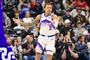 太不容易了！基昂特·喬治拋投2+1打破僵局 半節(jié)被尼克斯打23-0