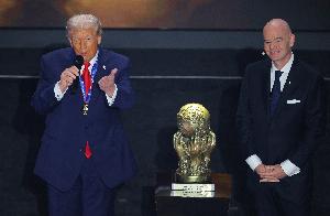 你信嗎？特朗普：我踢足球比C羅梅西略遜一籌，但速度更快一些