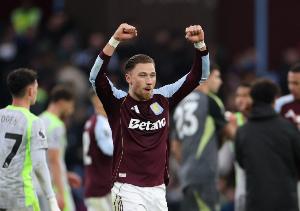 大場面先生，卡什成為本賽季英超首位對陣曼城、阿森納都破門球員