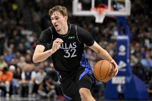 沖擊力很強(qiáng)！弗拉格半場(chǎng)6中2拿到10分2板1助 罰球6中6