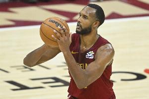 攻防在線！小莫布里半場17分鐘 10中6拿到13分4板2帽