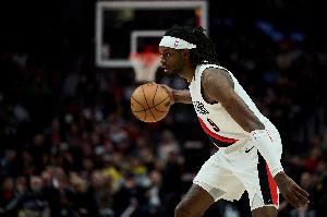 關(guān)鍵球！格蘭特三分一箭穿心反超！裁判回看還給奧薩爾一級惡意