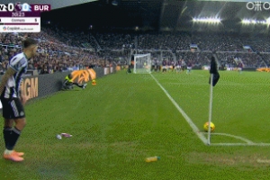 吉馬良斯角球直接破門！紐卡1-0領先伯恩利