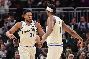 美記：若字母離隊雄鹿可能徹底重建 包括交易波蒂斯&庫茲馬&特納