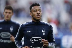 里昂轉(zhuǎn)發(fā)法國的世界杯抽簽對陣，并“呼吁”德尚召入中場托利索