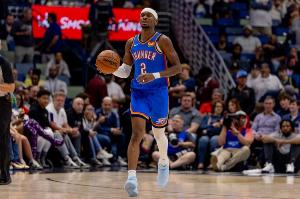 對手太不扛揍！亞歷山大賽季至今出戰(zhàn)23場 場均第4節(jié)只打3.5分鐘