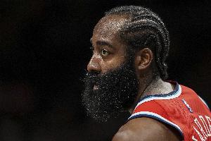 狀態(tài)不錯(cuò)！哈登半場10中6砍并列最高16分 三分5中3&0失誤