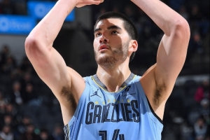 打得不錯(cuò)！扎克·埃迪9投4中&罰球3中2 得到10分9板1助2帽