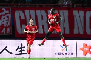 足球報：阿奇姆彭收到河南隊續(xù)約合同，有望迎來效力的第三個賽季