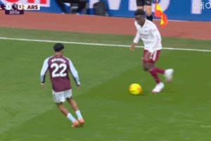 進球無效！厄德高直塞策動，埃澤搶點破門，薩卡越位在先進球被吹