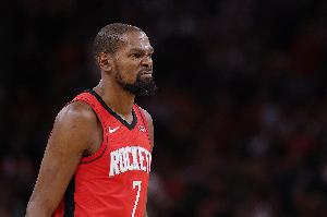 還是厲害！杜蘭特連續(xù)變向面對多人防守命中跳投