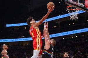 三雙有望！杰倫·約翰遜上半場10中7砍下16分7板6助 正負(fù)值+11