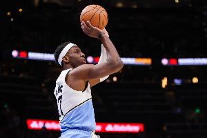 攻守兼?zhèn)?！奧孔武半場12中7拿到15分6板3助1斷2帽 正負(fù)值+9