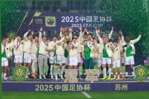 張玉寧社媒曬國安合影慶祝奪冠：我們是冠軍，我們做到了！