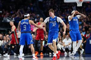 對(duì)陣火箭！獨(dú)行俠首發(fā)：小內(nèi)姆哈德 弗拉格 馬紹爾 華盛頓 濃眉