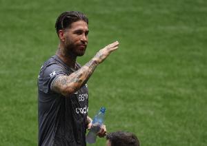 羅馬諾：39歲拉莫斯不打算退役，他將評估收到的報價