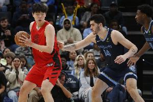 美記：開拓者應(yīng)找個成年人防守扎克·埃迪 楊瀚森需要調(diào)整一下