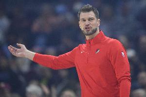 如何應(yīng)對像灰熊這種陣容經(jīng)常變動的球隊(duì)？斯普利特：我們也一樣