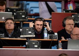 擔(dān)任解說“偏袒”老東家并選厄德高為全場最佳，槍手傳奇基翁遭批