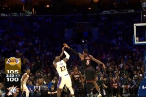 見你就來勁！詹姆斯長兩分+三分連續(xù)迎射喬治 連得5分！