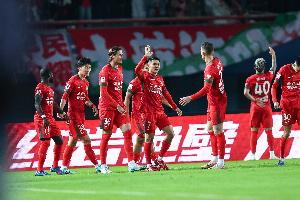 新華社評(píng)河南隊(duì)：平民球隊(duì)31年堅(jiān)守贏得尊重，濃厚氛圍提供動(dòng)力