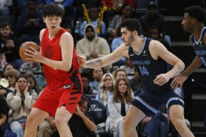 靜雨：瀚森今天單打媲美約基奇&恩比德 后續(xù)他應該有10+分鐘時間