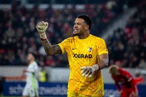 記者：國米對弗賴堡門將阿圖博魯很感興趣，不太可能和索默續(xù)約