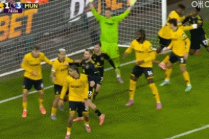 VAR介入判點(diǎn)！阿瑪?shù)律溟T造點(diǎn)，B費(fèi)點(diǎn)射本場已2射1傳