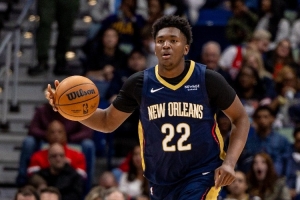 前途無量！鵜鶘13號秀奎因21歲前砍三雙 歷史新秀內(nèi)線第三人