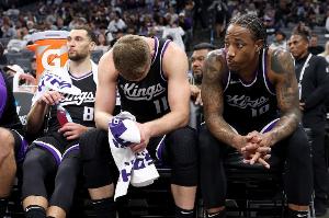 Shams：國王對整個陣容交易談判持開放態(tài)度 包括小薩/德羅贊/拉文