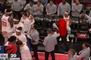 攻防建功！哈特?fù)寯嗪笥盅a(bǔ)籃得手 幫助尼克斯反超打停猛龍