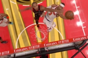 窮追猛打！哈特強攻得手打進加罰 7中7砍下18分率隊擴大優(yōu)勢