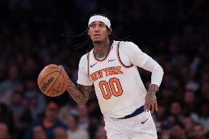 倒是都不搶戲！半場(chǎng)替補(bǔ)尼克斯合計(jì)9分 猛龍共6分